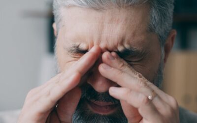 Mal di testa e vista: c’è davvero un collegamento?